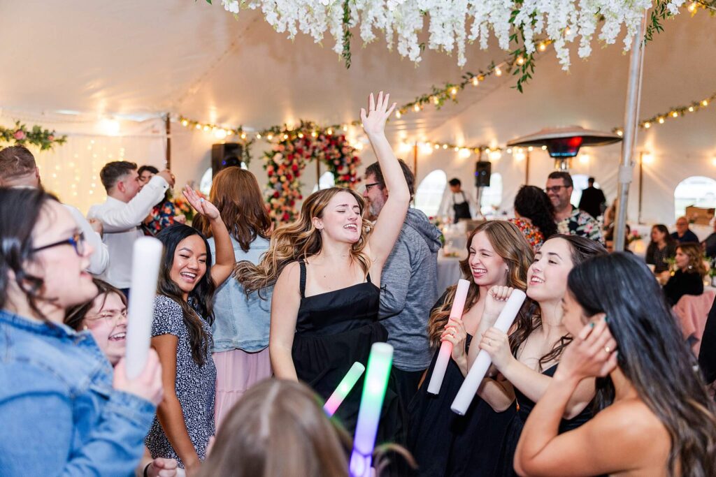 Spokane Wedding Guests Dancing the night away